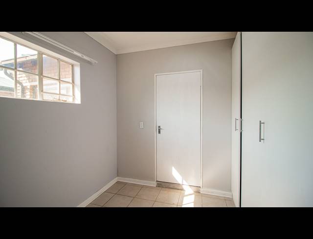 2 BEDROOM SECTIONAL TITLE FOR SALE IN SUNAIR PARK